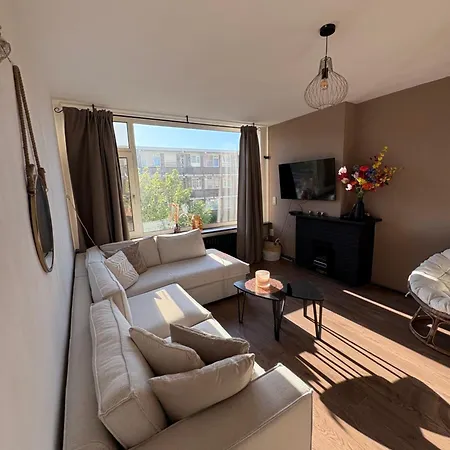 Cosy In Heart Of Apartment